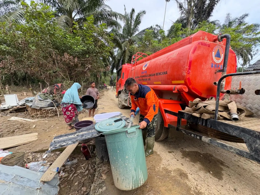 Distribusi Air Bersih bagi Warga Terdampak Bencana Aceh Tamiang Terus Digencarkan