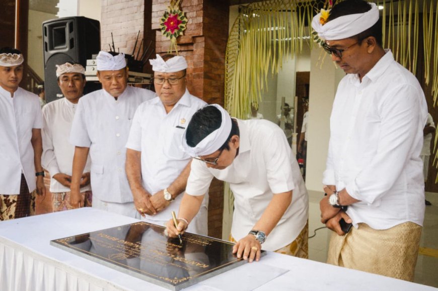 Bupati Badung Hadiri Rangkaian Karya di Kantor Lurah Tanjung Benoa dan Tandatangani Prasasti