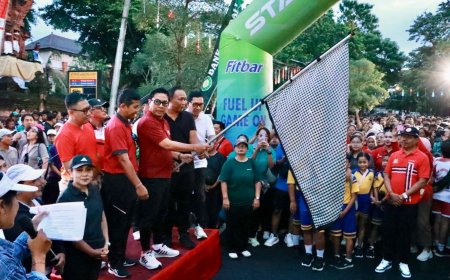 Diikuti 10 Ribu Peserta, Arya Wibawa Lepas Jalan Sehat HUT Ke-238 Kota Denpasar