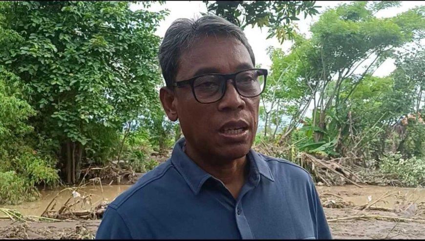 Kariyasa Tinjau Lokasi Banjir Bandang di Desa Banjar, Ajak Semua Pihak Tingkatkan Kesiapsiagaan Bencana